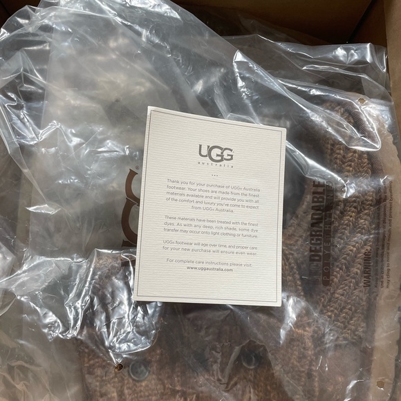 Brown Knit UGGs Women’s size 8 - Picture 15 of 16